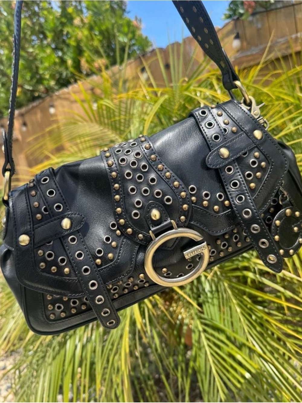 2005 Vintage Guess shoulder bag